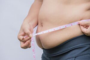 Leia mais sobre o artigo Obesidade abdominal e perda muscular aumentam em 83% risco de morte