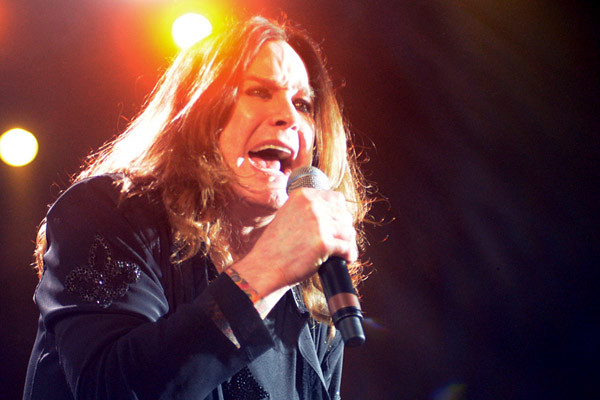 No momento, você está visualizando Ozzy Osbourne, vocalista do Black Sabbath morre aos 76 anos