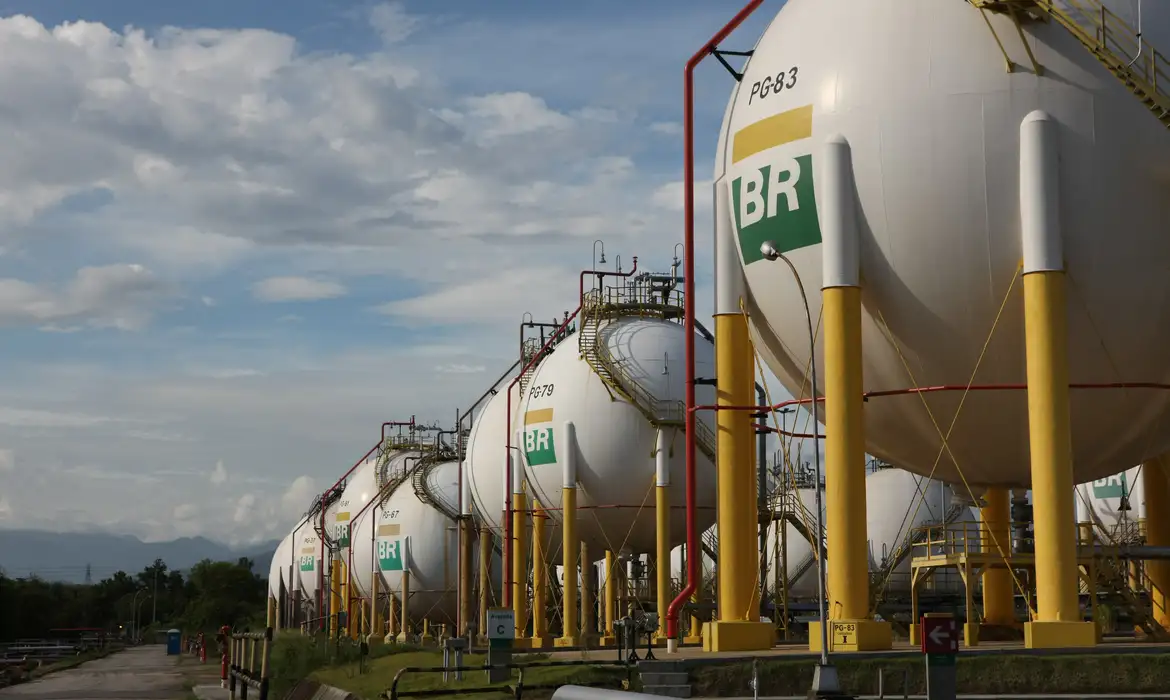 No momento, você está visualizando Petrobras reduz em 14% preço do gás natural para distribuidoras