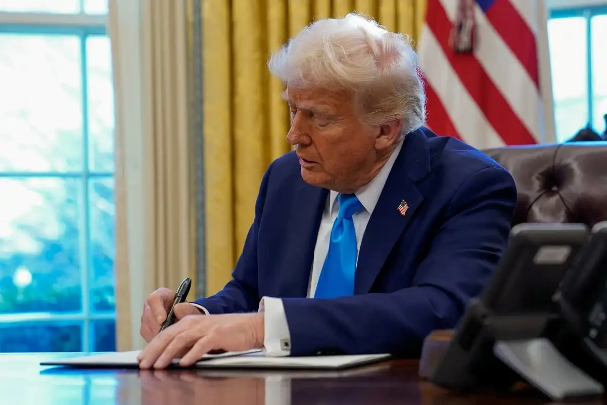 No momento, você está visualizando Trump diz que Estados Unidos voltarão a enviar armas à Ucrânia