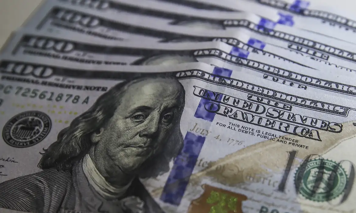 No momento, você está visualizando Contas externas registraram déficit de US$ 7,1 bilhões em julho