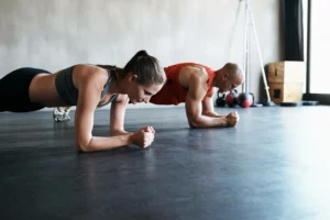 Leia mais sobre o artigo Exercícios de isometria; entenda benefícios e quem pode realizá-los