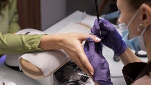 Leia mais sobre o artigo Várzea Grande oferece curso gratuito de manicure e pedicure em parceria com Senac