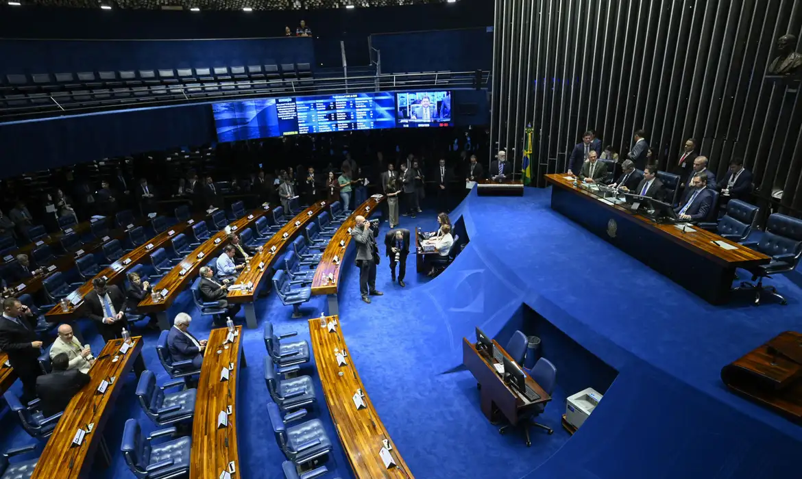 No momento, você está visualizando Senado aprova isenção de IR para quem ganha até dois salários-mínimos