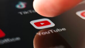 Leia mais sobre o artigo YouTube vai usar IA para identificar casos de adultização de crianças