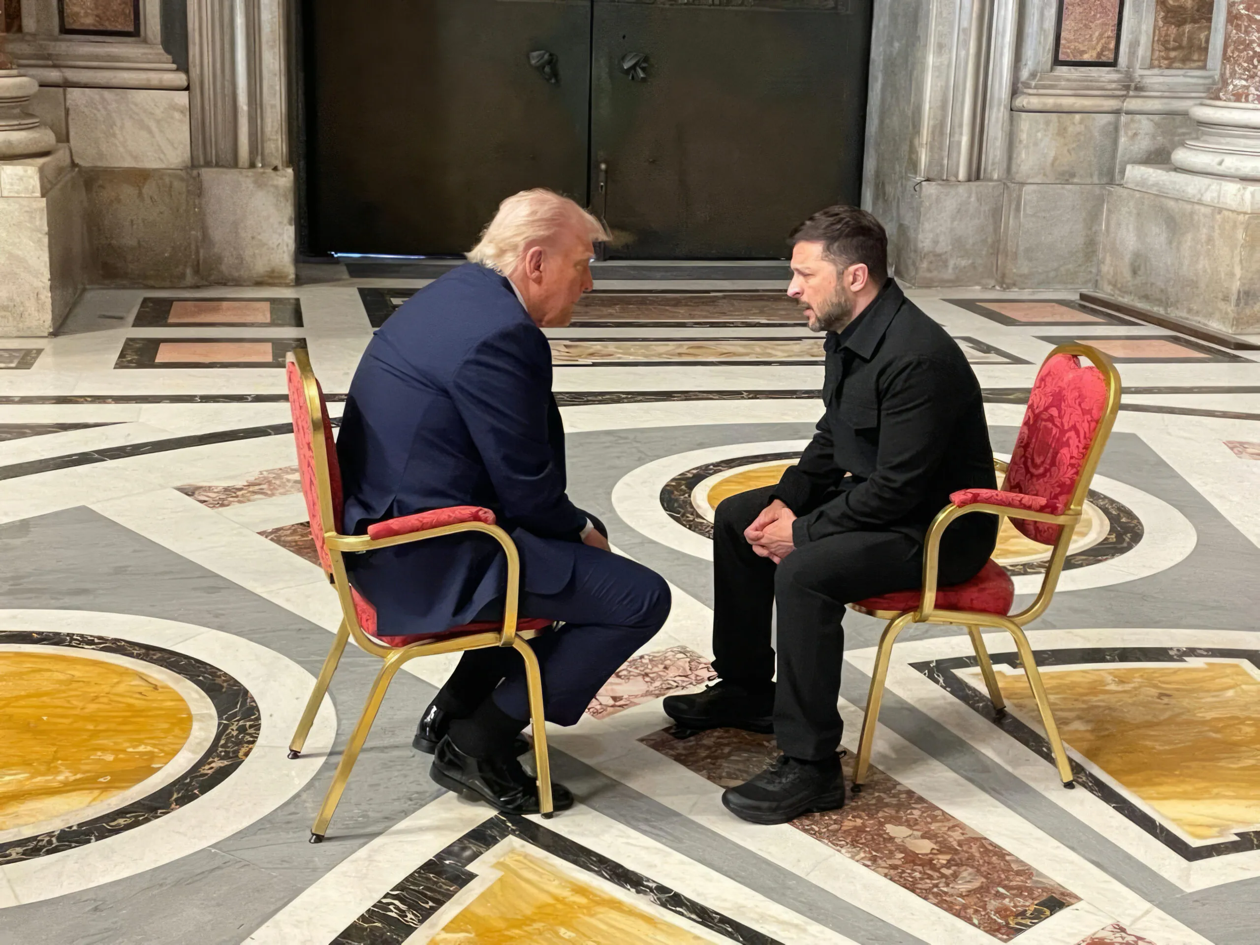 No momento, você está visualizando Zelensky encontra Trump e líderes europeus na Casa Branca