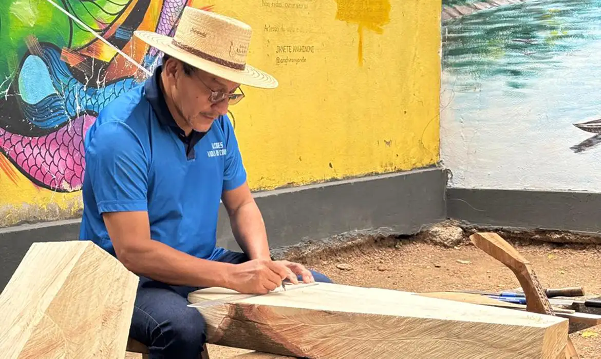 No momento, você está visualizando Artesão e violeiro mantêm viva tradição da viola de cocho no Pantanal