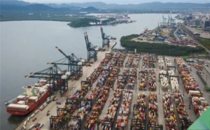 Leia mais sobre o artigo TARIFAÇO: exportações do Brasil para os EUA caem 18,5% em agosto