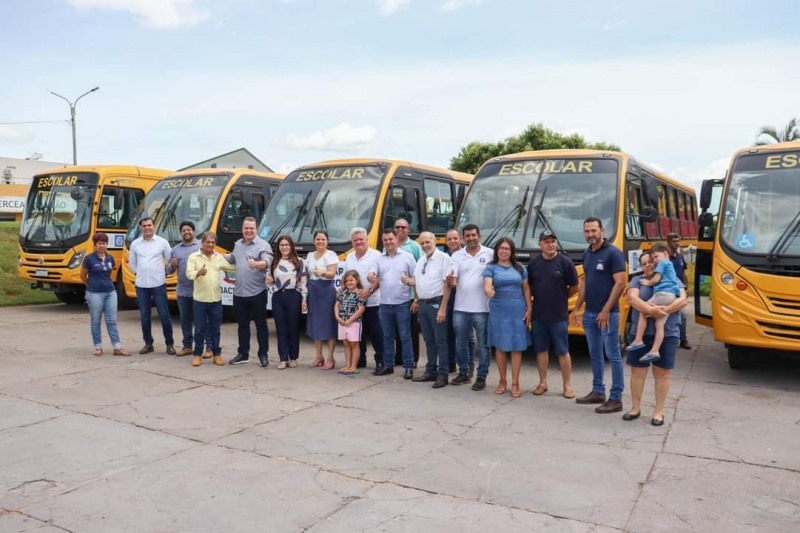 No momento, você está visualizando Max garante ônibus escolar para zona rural de Jauru