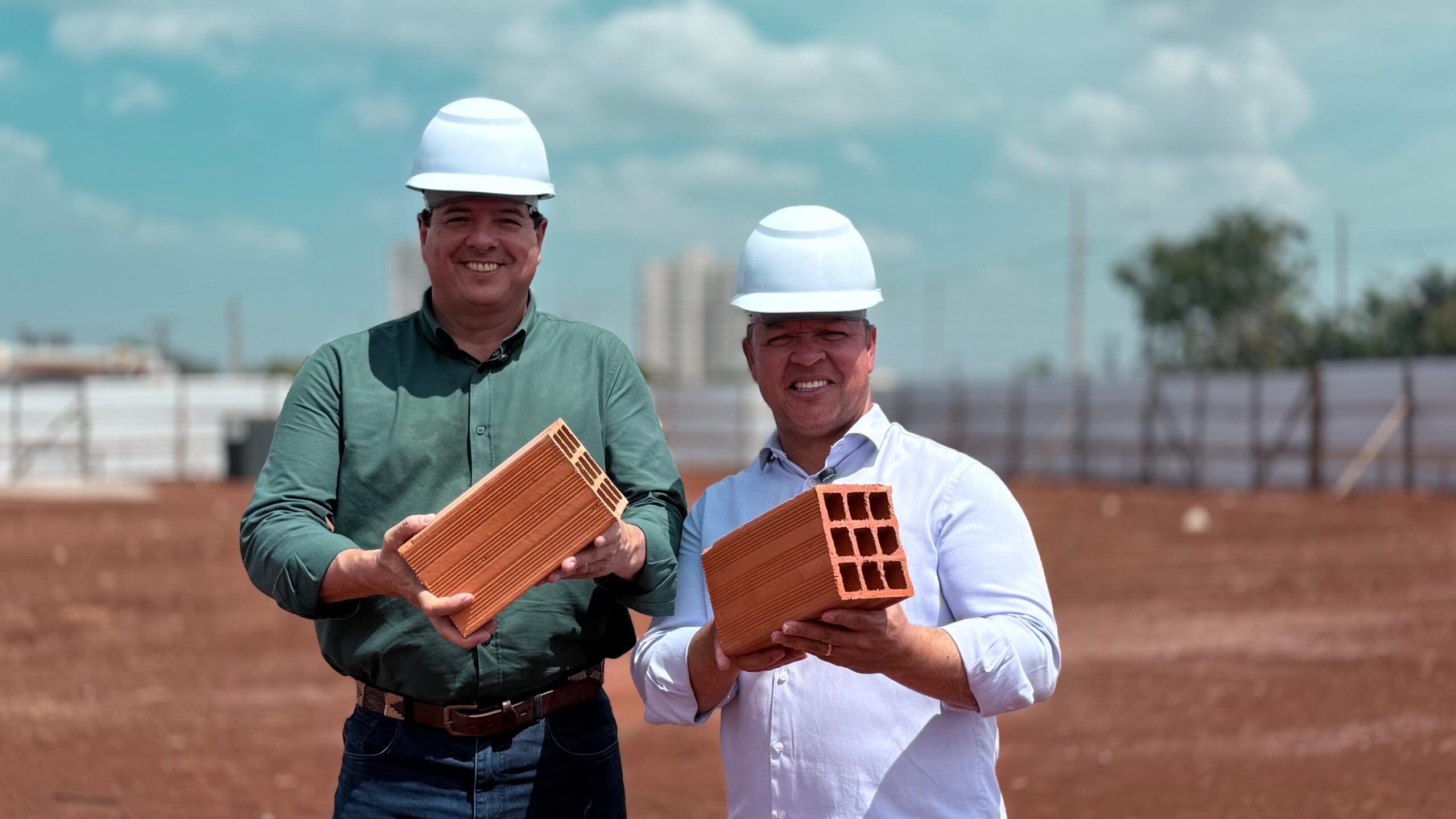 No momento, você está visualizando Prefeito enfatiza obra do Sicredi e aponta novo momento para Rondonópolis