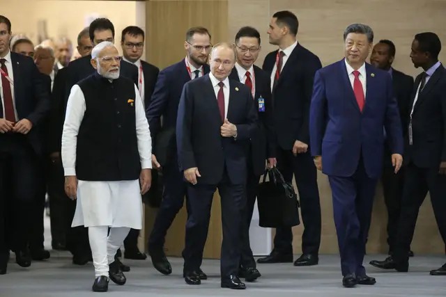 No momento, você está visualizando Xi, Modi e Putin desafiam ordem mundial liderada por EUA