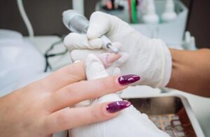 Leia mais sobre o artigo ESMALTES TÓXICOS: Anvisa proíbe unhas de gel que causam câncer e infertilidade