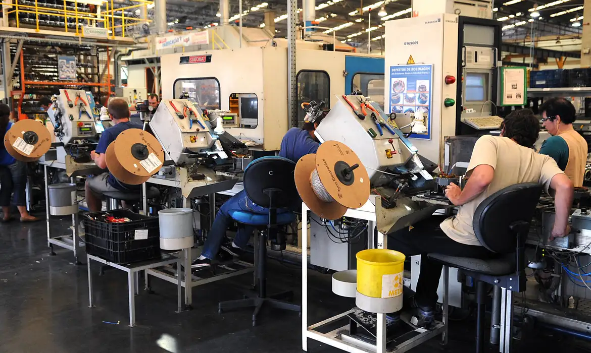 No momento, você está visualizando Brasil cria 213 mil postos de trabalho em setembro, aponta Caged