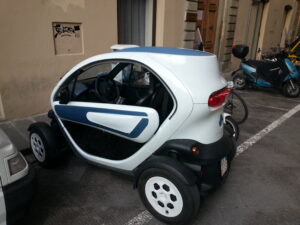 Leia mais sobre o artigo Condomínios têm até 2026 para se adaptar a carros elétricos