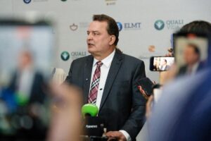 Leia mais sobre o artigo Max Russi participa de comemoração dos 87 anos de Alto Araguaia com investimentos