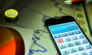 Leia mais sobre o artigo Mercado financeiro reduz previsão da inflação para 4,56% em 2025
