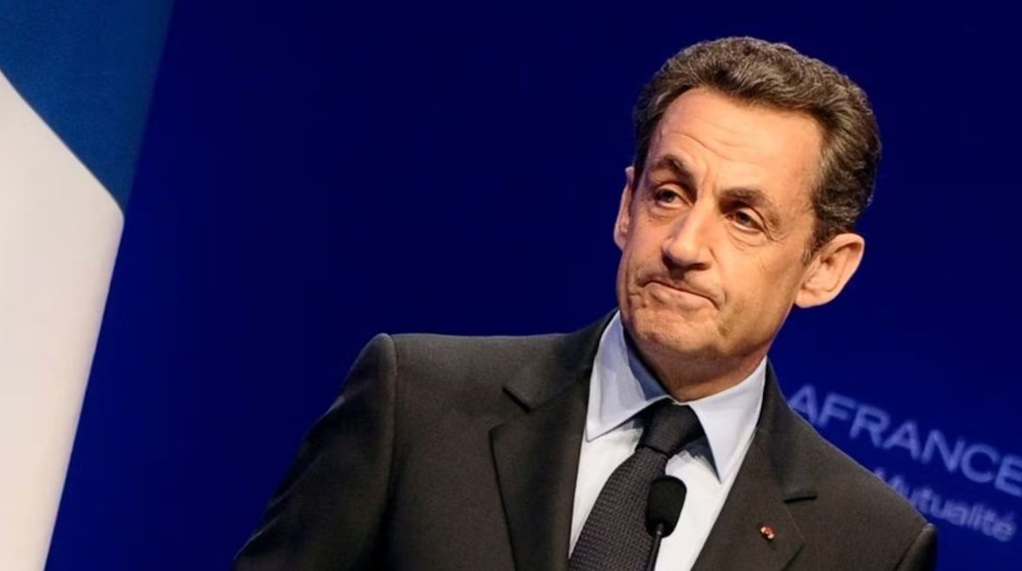 No momento, você está visualizando Ex-presidente Sarkozy começa a cumprir pena em Paris
