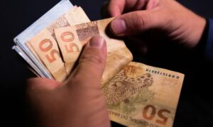 Leia mais sobre o artigo Poupança tem retirada líquida de R$ 15 bilhões em setembro