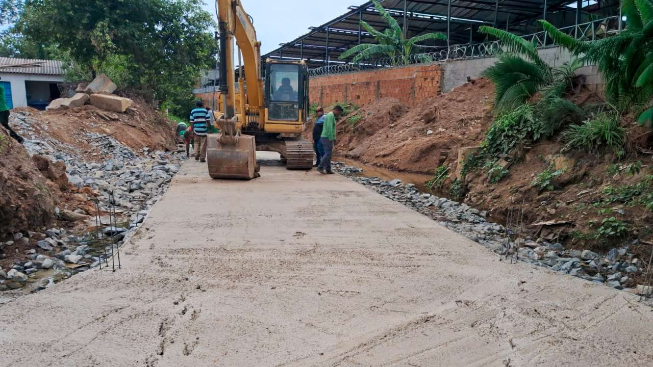 No momento, você está visualizando Prefeitura de Várzea Grande reconstrói travessia no Jardim Alá