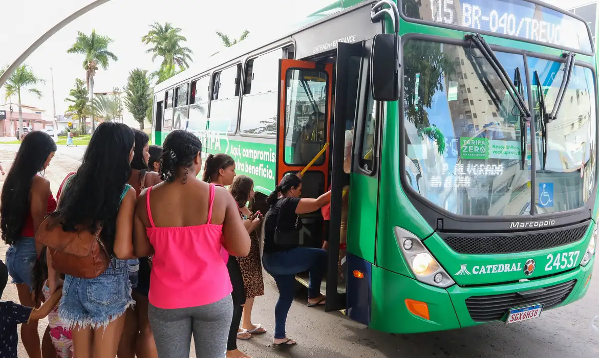 No momento, você está visualizando Setor de serviços cresce 0,1% em agosto e amplia recorde