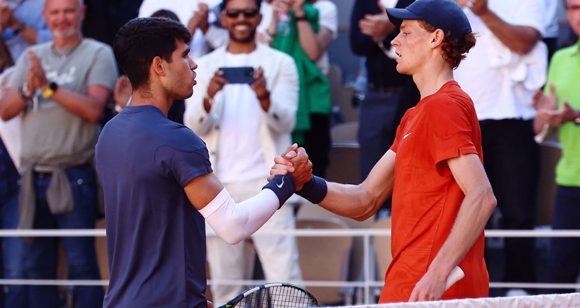 No momento, você está visualizando Sinner vence Djokovic e fará final contra Alcaraz no Six Kings Slam