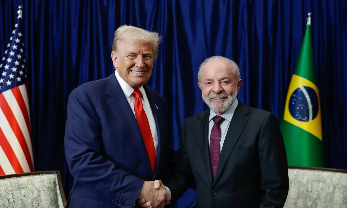 No momento, você está visualizando Trump registra encontro com Lula em sua rede social