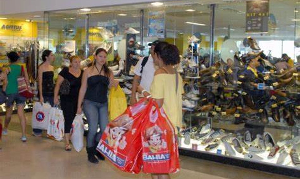 No momento, você está visualizando Vendas no comércio crescem 0,2% em agosto, após quatro meses de queda