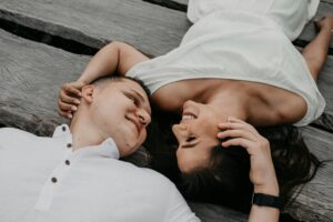 Leia mais sobre o artigo Autoestima nos relacionamentos na era digital, como lidar?