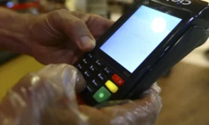 Leia mais sobre o artigo Bandeiras de cartões terão de pagar transações em caso de falhas