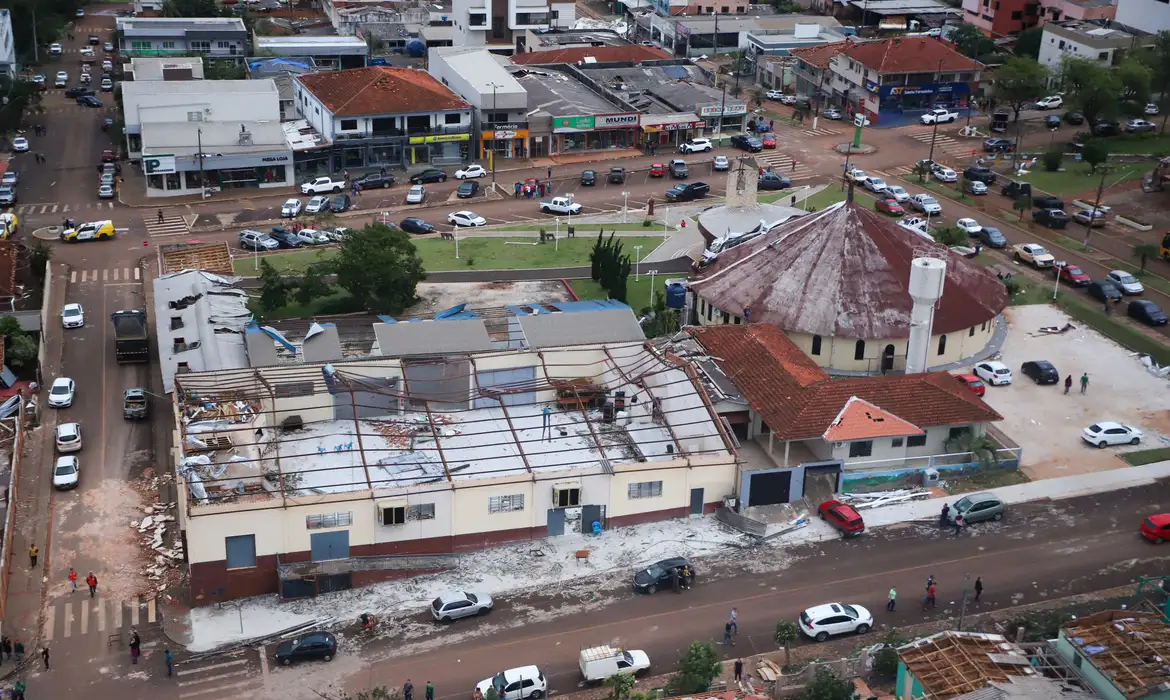 No momento, você está visualizando Governo trabalha para liberar FGTS de atingidos por tornado no PR