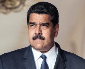 Leia mais sobre o artigo Maduro mobiliza guerrilha para reagir em caso de ataque dos EUA