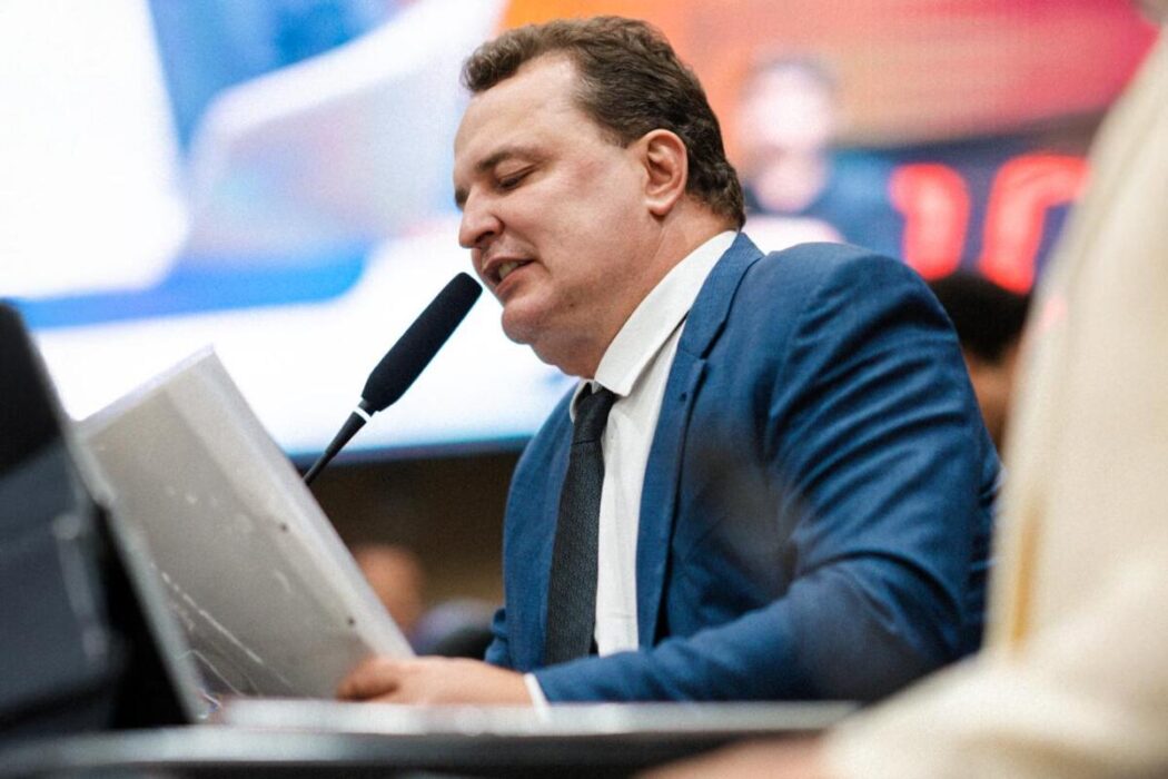 No momento, você está visualizando Max apresenta PL que trata da prevenção da otite crônica