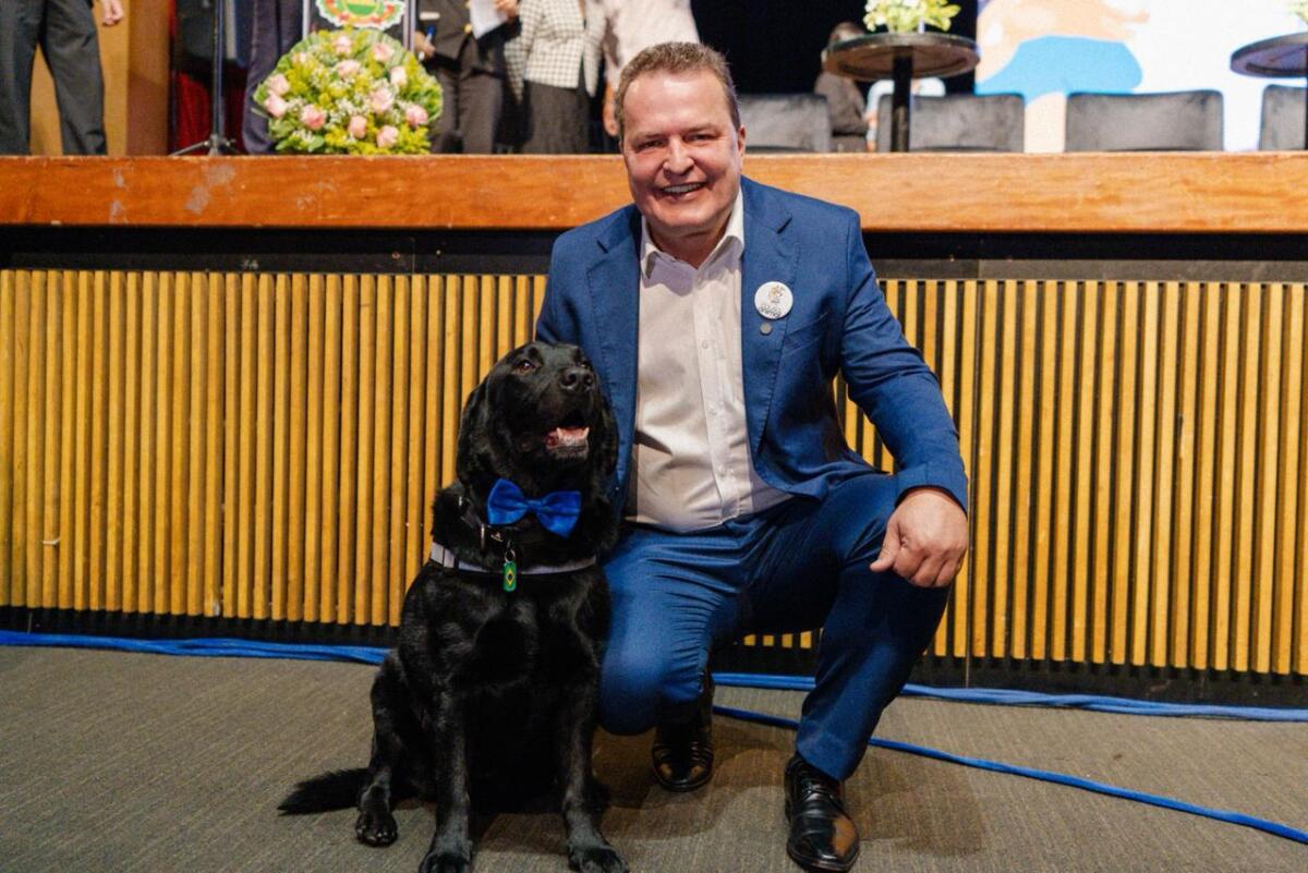 No momento, você está visualizando Max Russi anuncia construção do 1º hospital veterinário público de Mato Grosso durante o Summit 2025