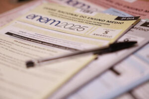 Leia mais sobre o artigo MEC avalia aplicação do Enem em países do Mercosul a partir de 2026; entenda