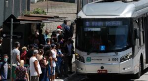 Leia mais sobre o artigo Setor de serviços cresce 0,6% em setembro; oitavo mês seguido de alta