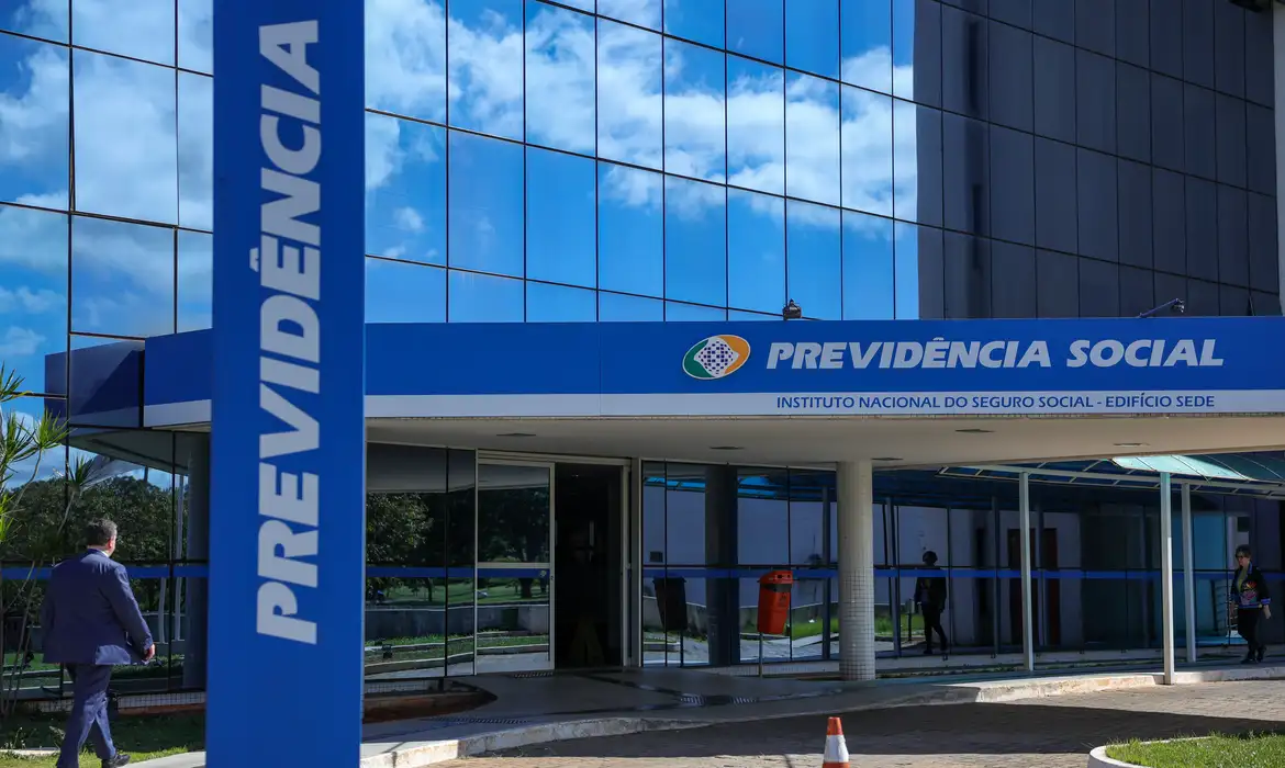 No momento, você está visualizando AGU cobra na Justiça mais R$ 135 milhões ligados a desvios no INSS