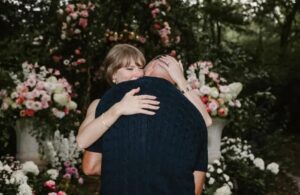 Leia mais sobre o artigo Parassocial é eleita a palavra do ano em 2025