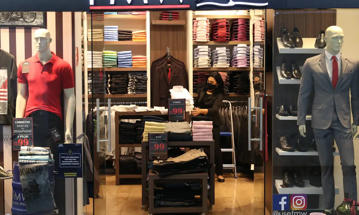 No momento, você está visualizando Entenda os direitos do consumidor para trocas de presentes de Natal