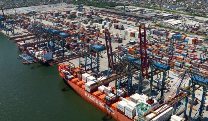 No momento, você está visualizando Exportações da China em novembro superam expectativas