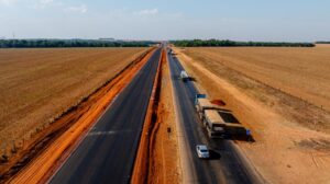 Leia mais sobre o artigo Governo de MT e Nova Rota entregam mais 130 km de pista duplicada na BR-163 nesta quinta-feira (18)