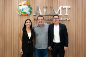 Leia mais sobre o artigo Max Russi participa de aniversário de Juscimeira com investimentos