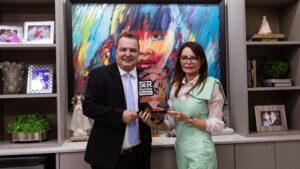 Leia mais sobre o artigo Max Russi elogia primeira-dama Virginia Mendes ao liderar ações sociais em Mato Grosso