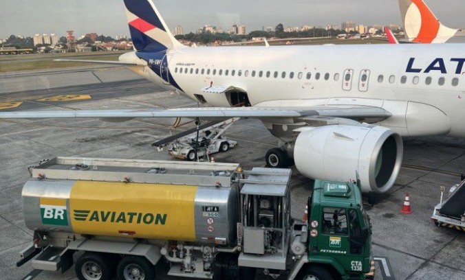 No momento, você está visualizando Petrobras inicia entregas do combustível sustentável de aviação 100% nacional