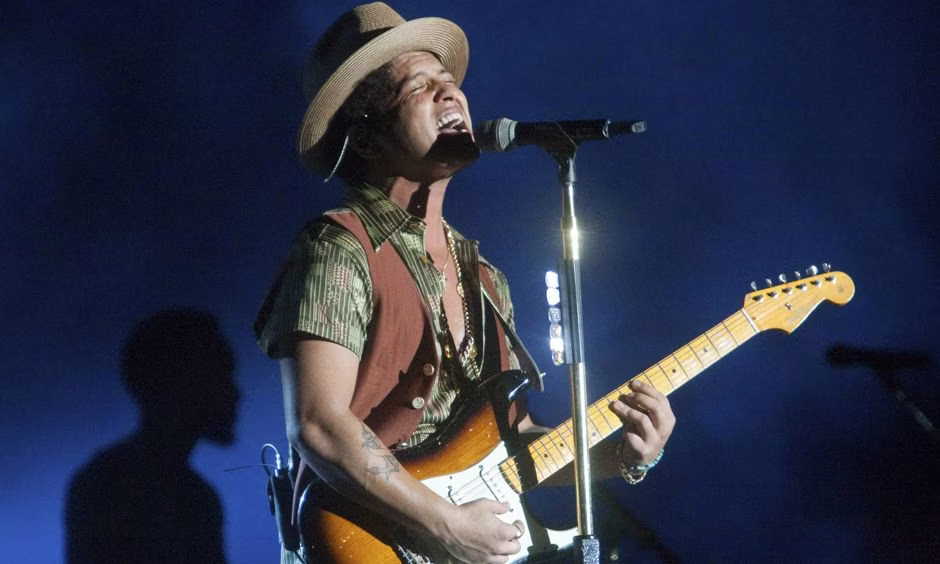 No momento, você está visualizando Bruno Mars lança primeira música do novo álbum e anuncia nova turnê
