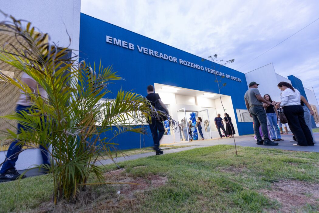 No momento, você está visualizando Prefeito Cláudio Ferreira inaugura mais uma escola em Rondonópolis