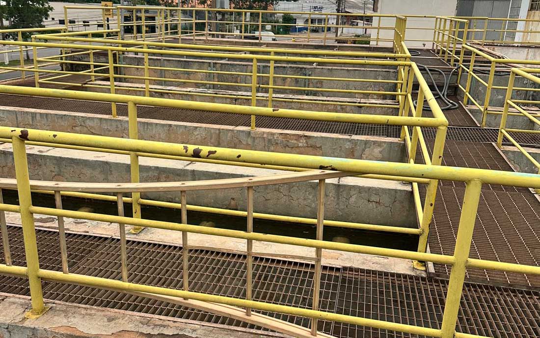 No momento, você está visualizando Equipes do DAE realizam manutenção para resolver problema técnico na ETA Júlio Campos