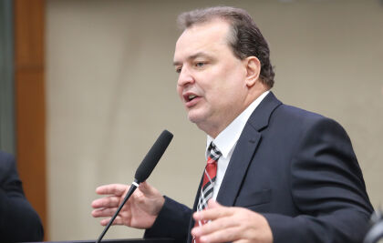 No momento, você está visualizando Max Russi apoia cobrança de servidores por RGA de 19,52%