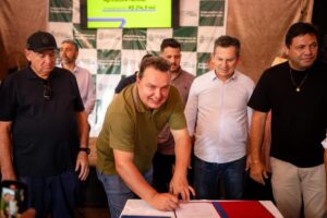 Leia mais sobre o artigo Max Russi assina obras e recursos para o Distrito de Espigão do Leste