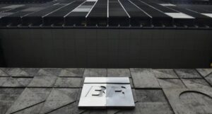 Leia mais sobre o artigo Petrobras reduz preço da gasolina em 5,2% a partir desta terça