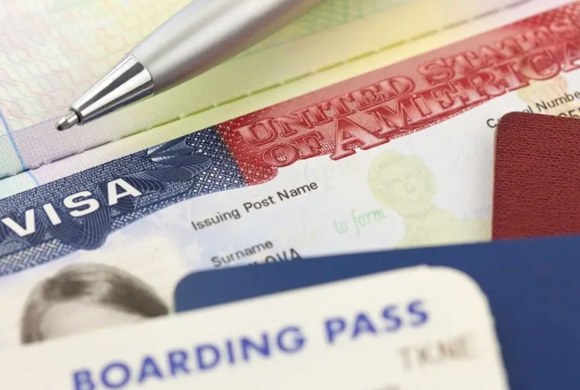 No momento, você está visualizando EUA passam a suspender vistos de imigração para brasileiros nesta quarta-feira (21)